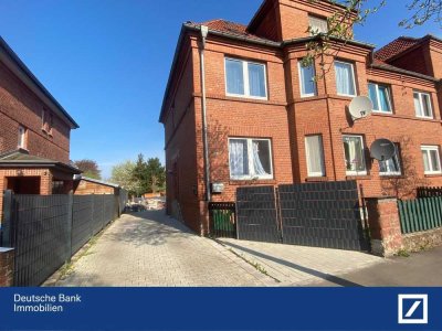 --- moderniesiertes 3 Familienhaus ---
