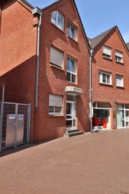 Charmante Eigentumswohnung im Dachgeschoss eines 3-Parteienhauses, Nähe Altmarkt!