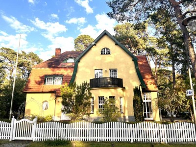 Elegante 4½-Zimmer-Wohnung mit Seeblick, 2 Bädern und Gartenanteil in historischer Villa