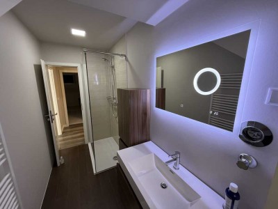 Voll renovierte Dachgeschosswohnung, effizient & modern in Resse | ab sofort verfügbar | mit Garage