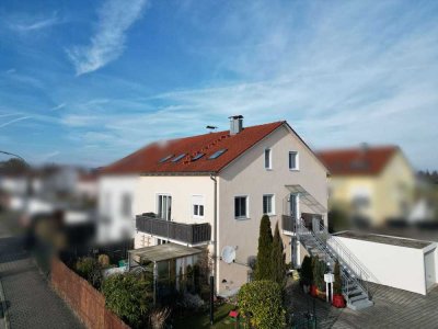 Familienglück auf zwei Ebenen – Lichtdurchflutete Maisonette mit Einbauküche, Balkon in ruhiger Lage