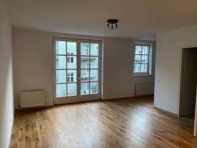 Gemütliche 1-Zimmer Wohnung mit Parkett und EBK