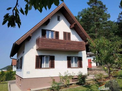 Einfamilienhaus mit großem Grundstück (2 Parzellen) wartet auf Sie!