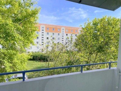 Ab sofort zu haben: Preiswerte 3-Zimmer-Wohnung im 2.OG mit Balkon in Lauchhammer-Mitte
