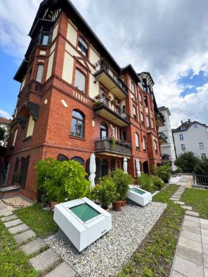 WI-Nordost -Stilaltbau,  Fernblick aus den Erkern
