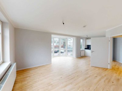 **FRISCH RENOVIERT** Geräumige 1-Zimmer-Wohnung mit EBK und modernem Wannenbad