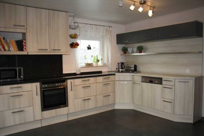 Helle 3,5-Zimmer-Wohnung mit Balkon und EBK in Schwetzingen
