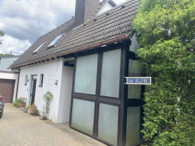 Freistehendes Einfamilienhaus mit Einliegerwohnung