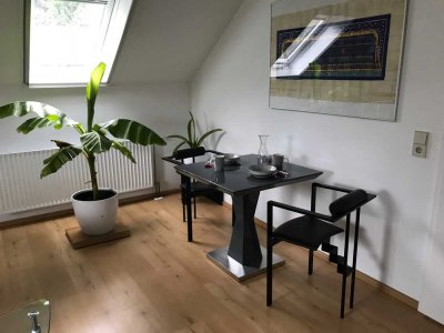 Grosses möblierte Doppelzimmer in familiärer 2-er Wohngemeinschaft
