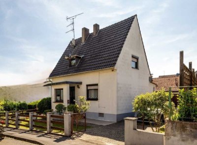 Rösrath - Zentrum: Einfamilienhaus in ruhiger und zentraler Lage sucht Handwerker!