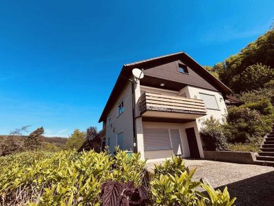 Zweifamilienhaus mit ELW in toller Lage von Bicken