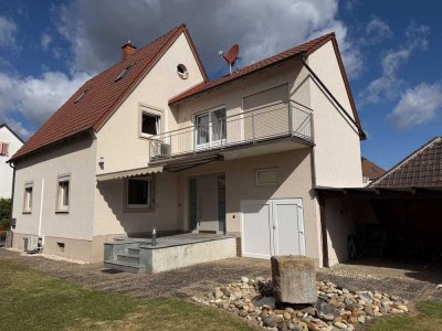 hr Traum vom Eigenheim: Charmantes Haus mit Garten und Balkon wartet auf Sie!