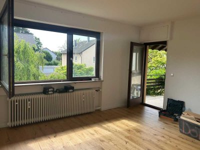 Frisch renoviert: Charmante 2,5 Zimmerwohnung Nordwestadt, Nähe Klinikum mit Loggia, Garage, Garten