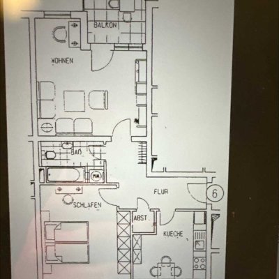 Erstbezug nach Sanierung: freundliche 2,5-Zimmer-Wohnung mit Balkon und Fahrstuhl