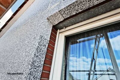 1- bis 2-Familienhaus und Werkstatt mit Büro