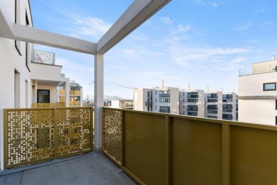 Leopoldsberg-Blick vom Innenhof-Balkon - Donauzentrum
