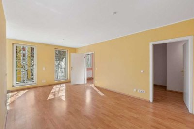 Bezugsfreie 2-Zimmer-Wohnung mit viel Licht, Aufzug und Stellplatz
