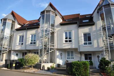 Schöne helle 3,5 Zi.-Wohnung mit Garten und Garage