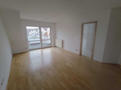 Kesselsdorf: 3,5-Raum Maisonette Wohnung in ruhiger Lage m. Balkon, Tiefgaragen- und Außenstellplatz
