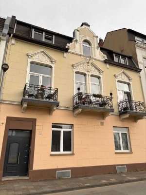 Großzügige, moderne 3-Zimmer-Erdgeschosswohnung im historischen Altbau