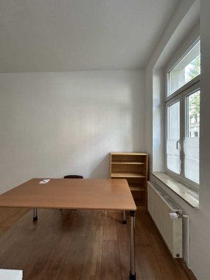 3-Zi-Wohnung mit großem Balkon und eigener Gartenterrasse. Provisionsfrei- Gohlis-Süd