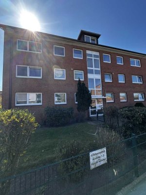 Modernisierte 2-Zimmer-Wohnung mit Balkon und Einbauküche in Henstedt-Ulzburg