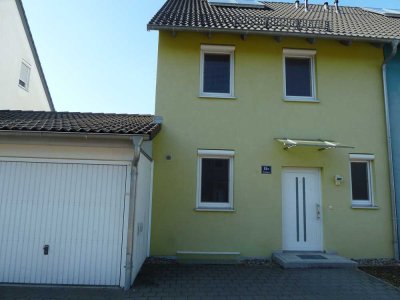 Günstige 5-Zimmer-Doppelhaushälfte mit EBK in Weiden in der Oberpfalz Rehbühl