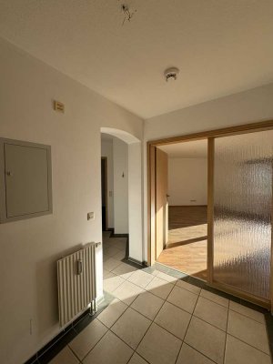 Zentrale, ruhige 2-Zimmer-Wohnung mit Balkon und Tiefgarage