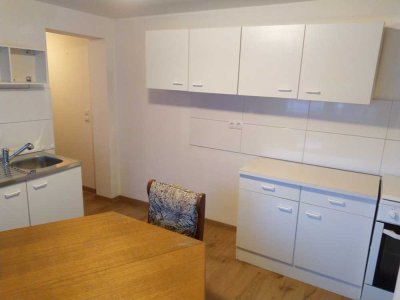 Single-Wohnung - 1 Zimmer, Küche, Bad, Balkon