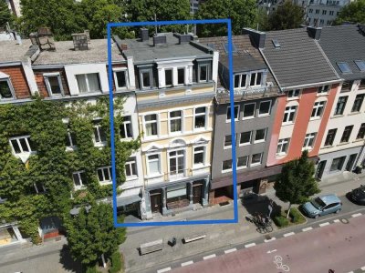 Achtung Liebhaberobjekt Wohnen und Arbeiten unter einem Dach im Aachener Dreifensterhaus