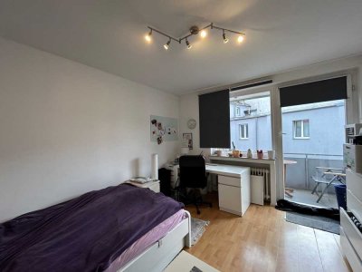 2-Zimmer Apartment mit Balkon in zentraler Lage von Düsseldorf *Möbelübernahme erwünscht*