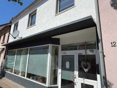 Grundsolides, gepflegtes  Wohn- und Geschäftshaus in zentraler Lage