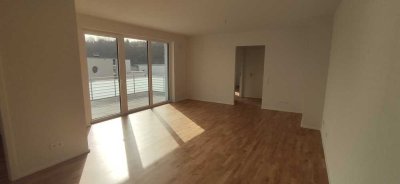 Hochwertige 4 Zimmerwohnung mit moderne Einbauküche und großem Balkon