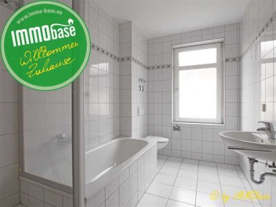 Mit Balkon und Stellplatz - Neuer Bodenbelag auf Wunsch!