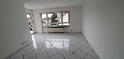 Moderne 2-Zimmer-Wohnung mit Balkon und EBK in Ettlingen-Schöllbronn