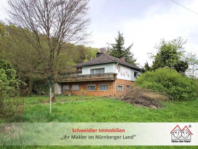 "Dornröschenschlaf": Großer Bungalow mit Sanierungsbedarf in ruhiger Lage von Hiltpoltstein