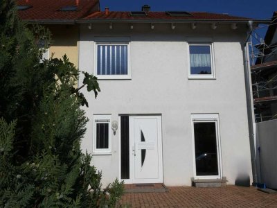 Feldrandlage - gepfl. Doppelhaushälfte in Schifferstadt