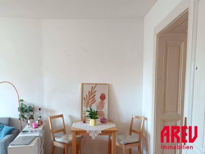 "KLEIN, ABER FEIN" - IDYLLISCHE GARCONNIERE IN LINZ-URFAHR