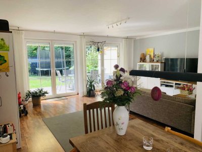 Moderne Doppelhaushälfte in Hilden Ost. Mit Garten und Stellplätzen. Ruhige Lage. Möbliert möglich.