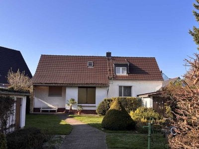 Charmantes Einfamilienhaus in Leipzig-Seehausen mit großem Grundstück
und Ausbaureserve ca.40m² i