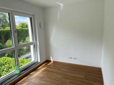 Gehobene und sonnige 4-Zimmer Wohnung