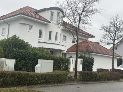 Außergewöhnliche Villa mit Platz für die ganze Familie!!