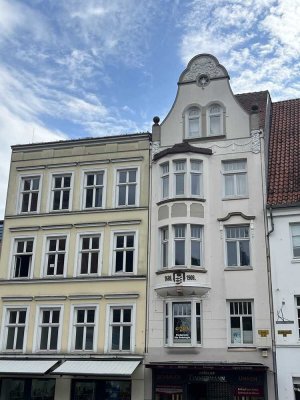 Altbau 4,5-Zimmer-Wohnung
! Bitte bewerben Sie sich online !