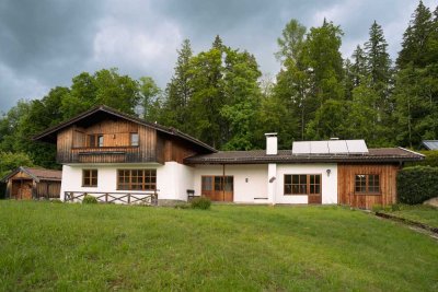 Einzigartiges Landhaus mit Einliegerwohnung, großem Garten und Bergblick