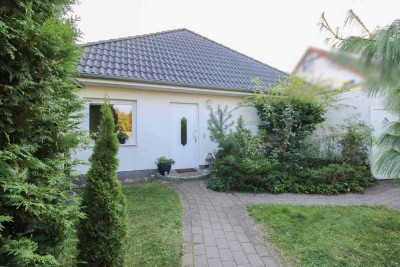 Moderner Bungalow mit ausgebautem Dachgeschoss und Weitblick bis zum Wasser in Sassnitz