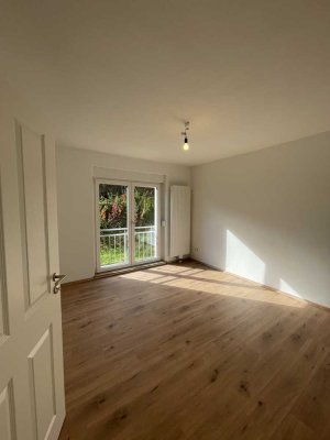 3,5 Zimmer EG Wohnung mit eigener Terrasse