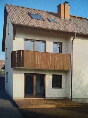 Familienfreundliche Doppelhaushälfte mit Garten in Alterlangen ab sofort zu vermieten