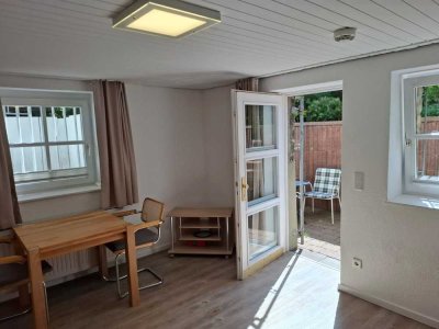 Charmante 1-Zimmer-Souterrainwohnung in stilvollem Altbau – möbliert und lichtdurchflutet