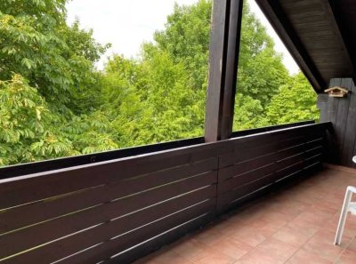 Helle Dachgeschoss-Whg mit 2 Zimmern, Balkon, EBK, Garage in Prien am Chiemsee