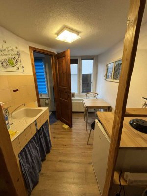 Reserviert - 2 getrennte Wohneinheiten mit je ein Zimmer und eigenes Bad in der Altstadt von Üb